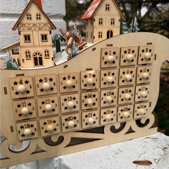 Wooden Advent Calendar Sleigh with Houses - Picture 2 of 4